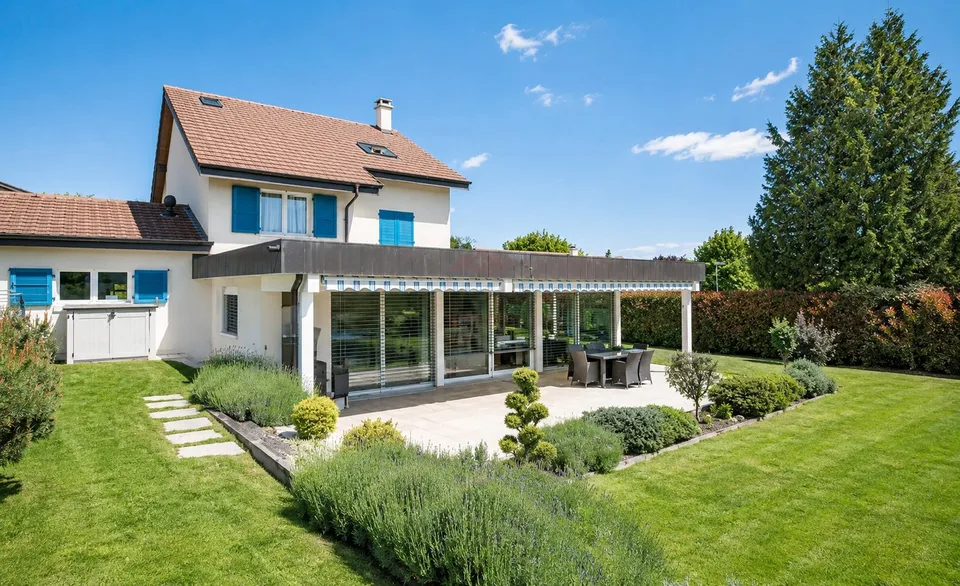 CRANS | Villa familiale de 240 m² avec 6 chambres et 7 stationnements