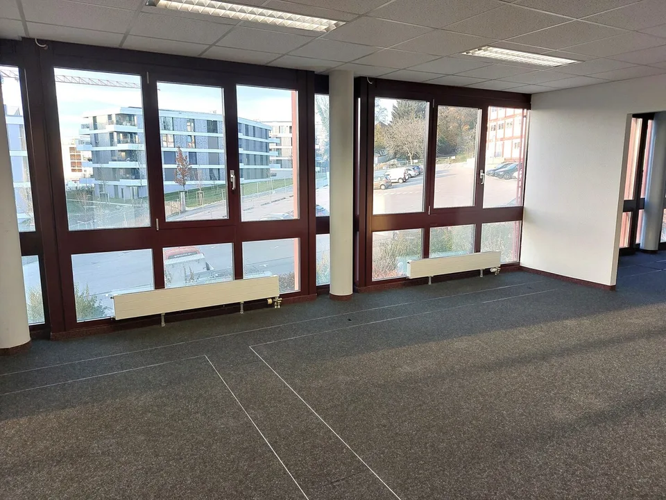 Bureau/atelier dès 23 m2 - ascenseur - Bail flexible