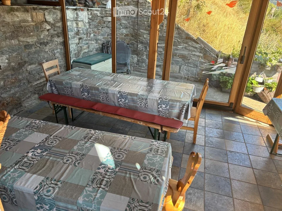 Incantevole casa unifamiliare di 6,5 locali a Eggerberg con una vista magnifica