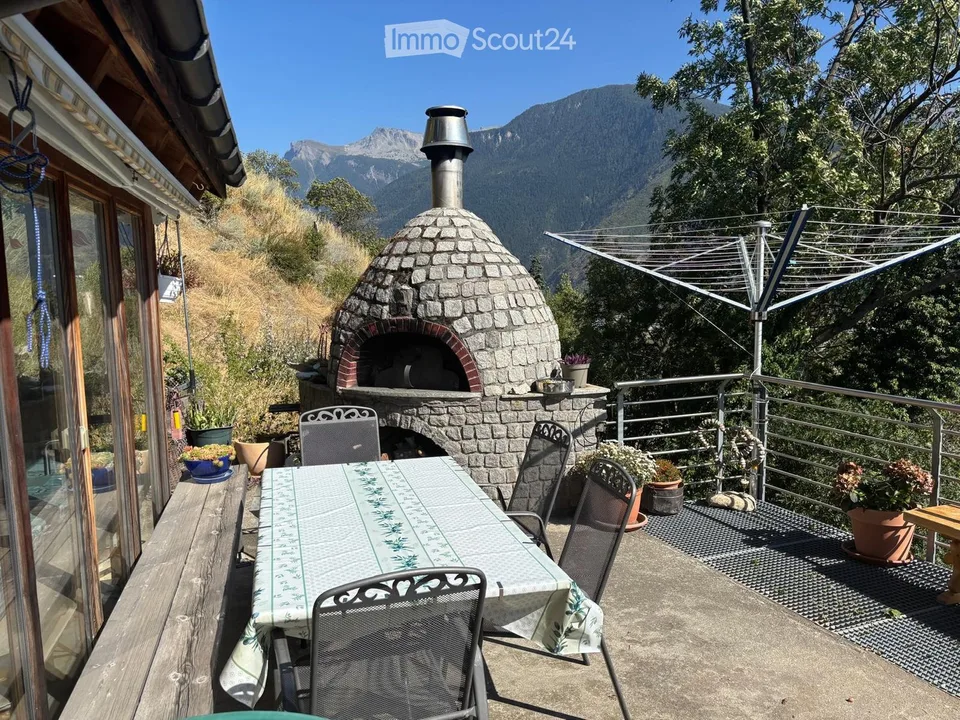 Incantevole casa unifamiliare di 6,5 locali a Eggerberg con una vista magnifica