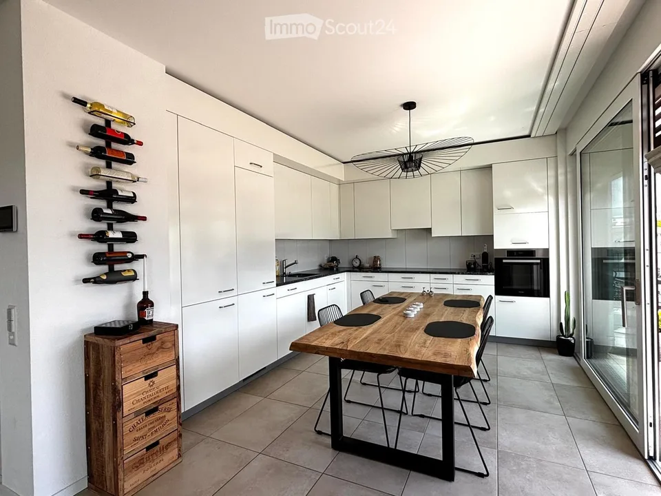 Superba mansarda di 3,5 locali con terrazza di 50 m² – un ambiente di vita d'eccezione a Marly