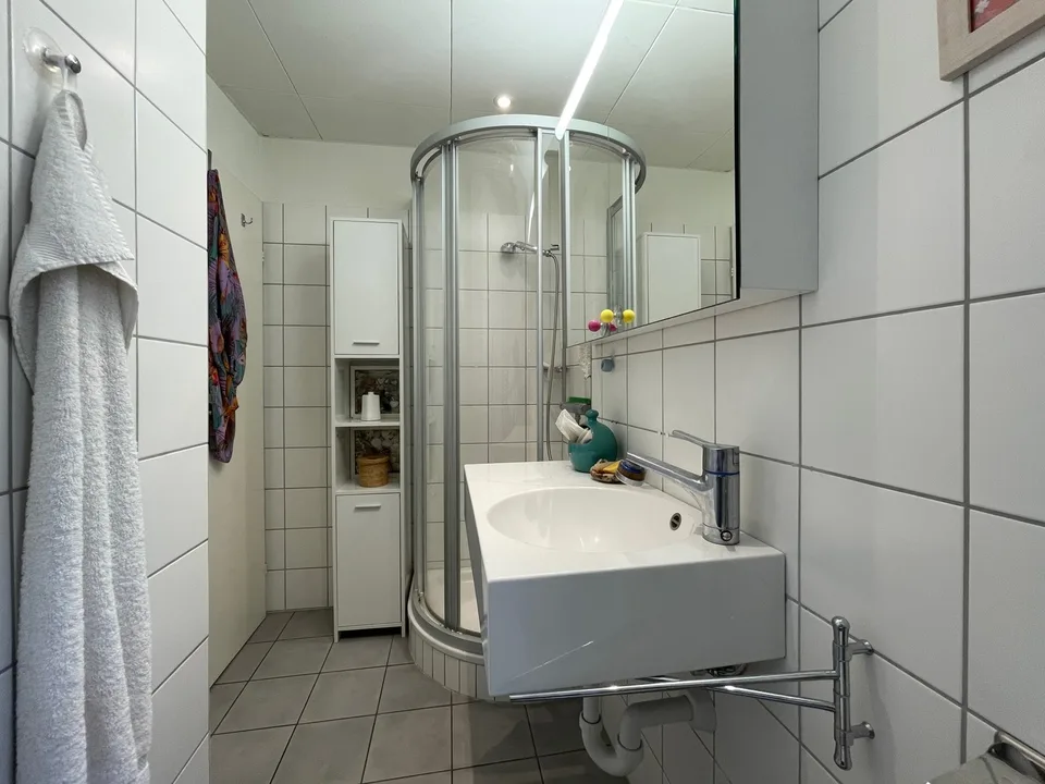17^2m Pièce dans un appartement de 120^2m