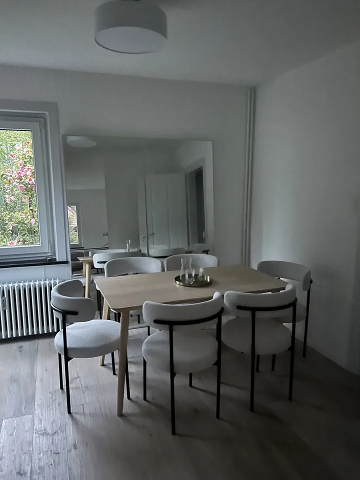 Rüschlikon: Offene 3-Zimmer Wohnung mit Garten, Terrasse und Seesicht