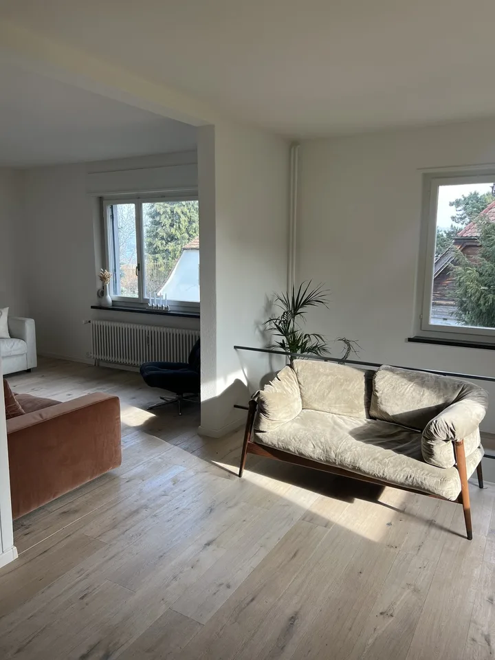 Rüschlikon: Offene 3-Zimmer Wohnung mit Garten, Terrasse und Seesicht