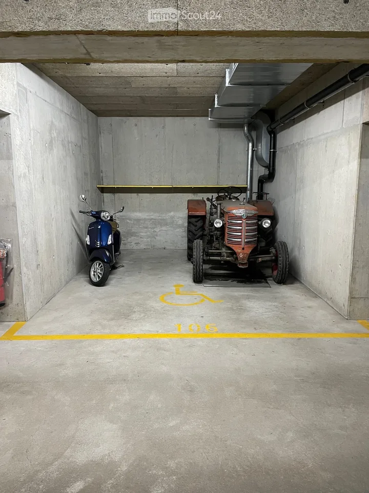 Breiter Autoeinstellhallenplatz zu verkaufen – Kilchmattstrasse 2, 4132 Muttenz