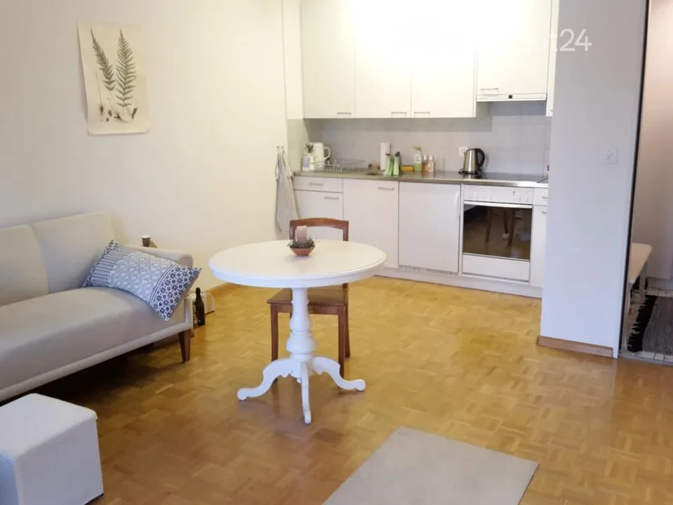 Im Dorfkern, ruhig mit grossem Südbalkon