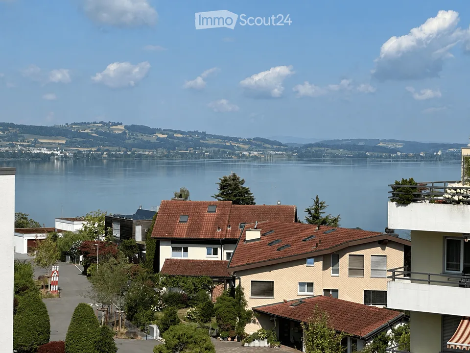 Helle 4.5-Zimmer-Wohnung mit Seeblick in Sempach – ab sofort verfügbar!