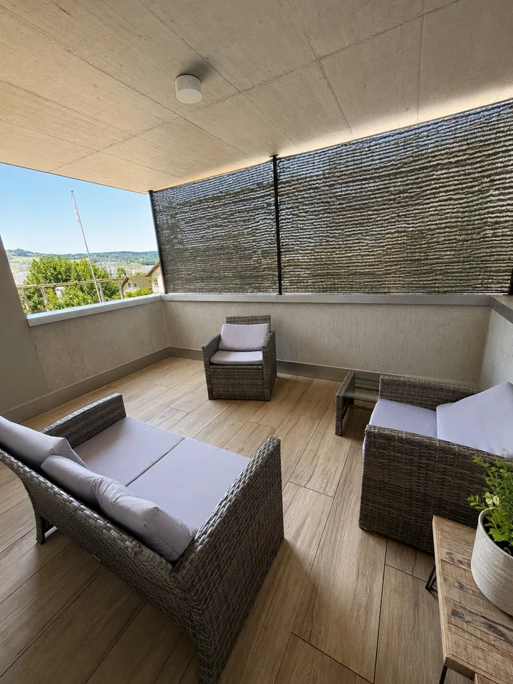 Appartement lumineux avec piscine
