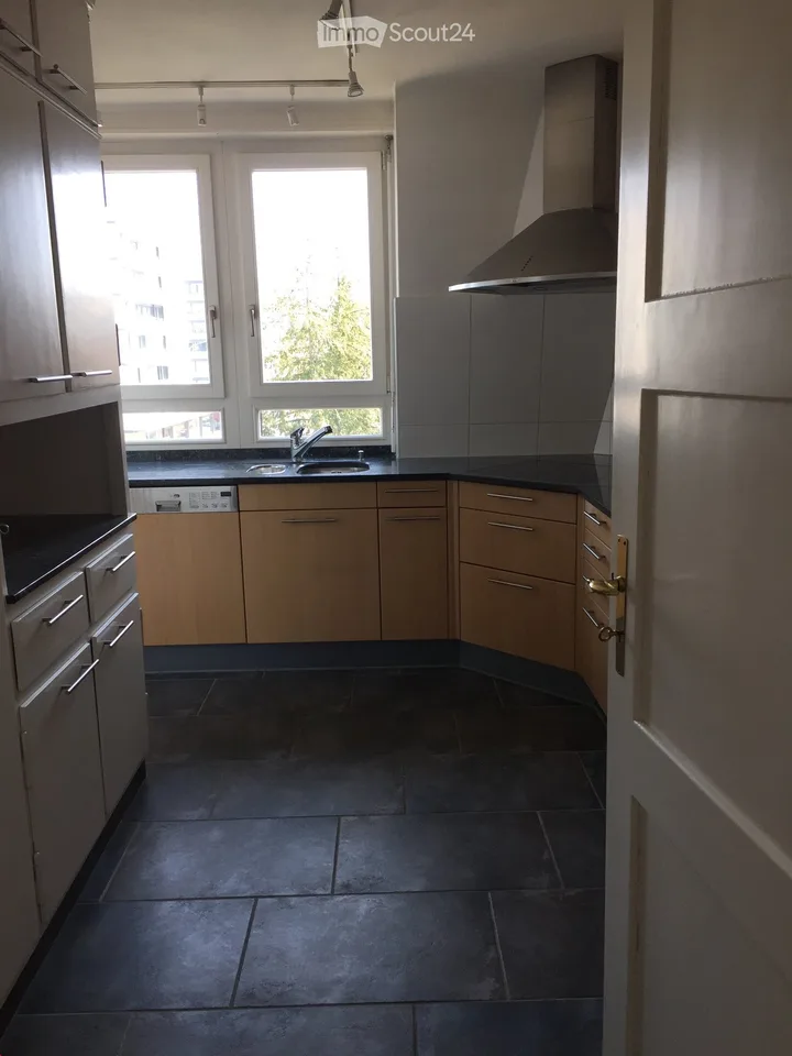 3.5-Zimmer Wohnung mit Balkon nähe HB