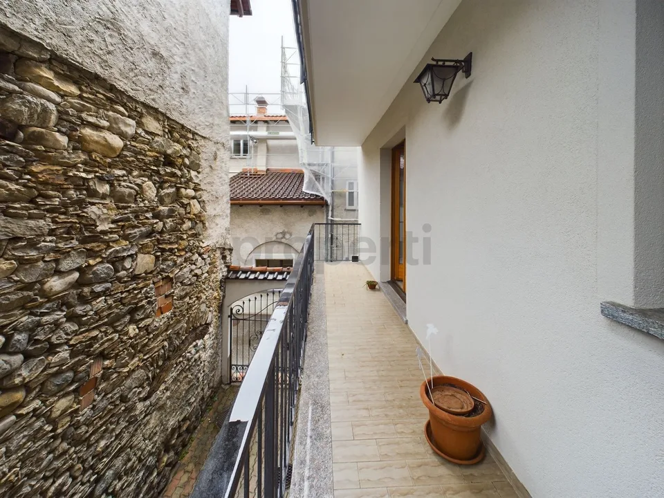 Gebäude mit 4 Wohneinheiten im Zentrum von Losone- Vendesi palazzina di 4 unità immobiliari nel nucleo di Losone. – photo 7 sur 18