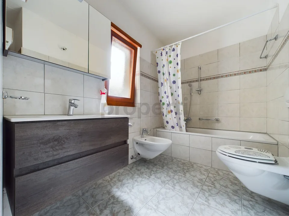 Gebäude mit 4 Wohneinheiten im Zentrum von Losone- Vendesi palazzina di 4 unità immobiliari nel nucleo di Losone. – photo 6 sur 18