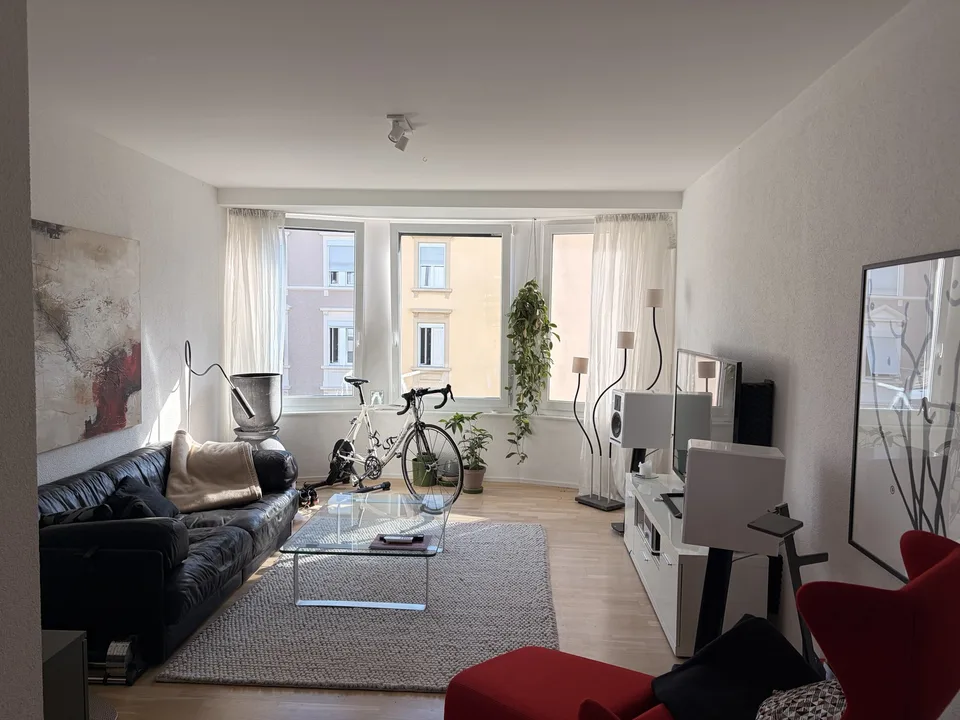 2.5-Zimmer-Altbauwohnung kernsaniert an der Zurlindenstrasse nähe Idaplatz  Nachmieter gesucht per 1. September 2026