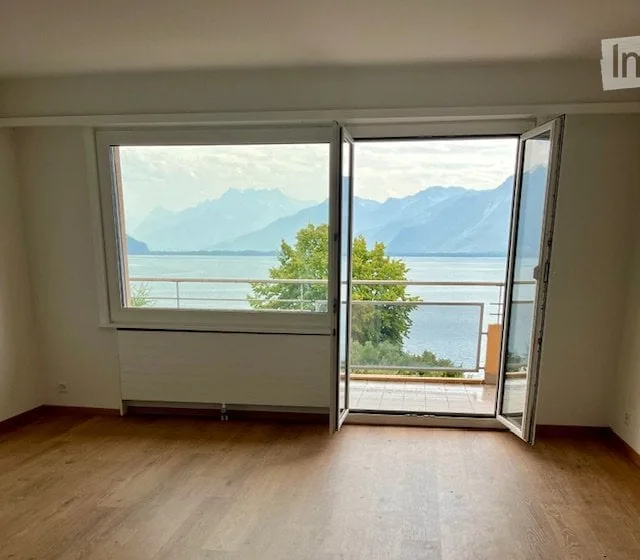 Appartement traversant au bord du lac avec vue magnifique
