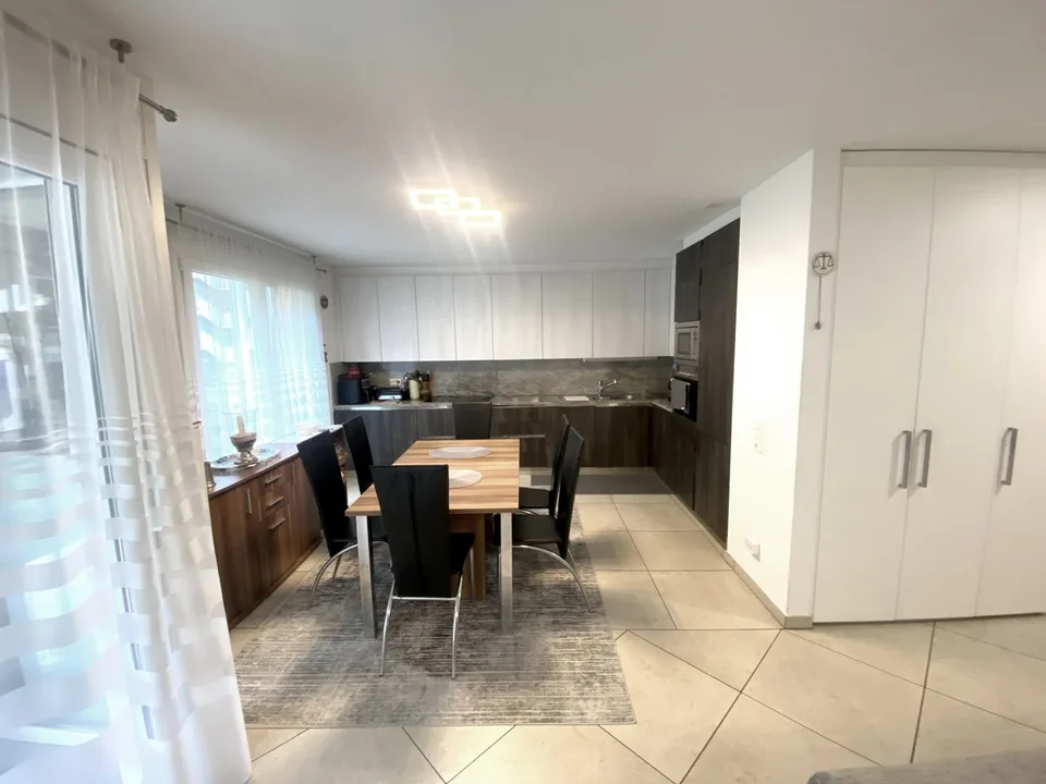 Bellissimo 4,5 in medio-alto standing con giardino privato a Cadenazzo