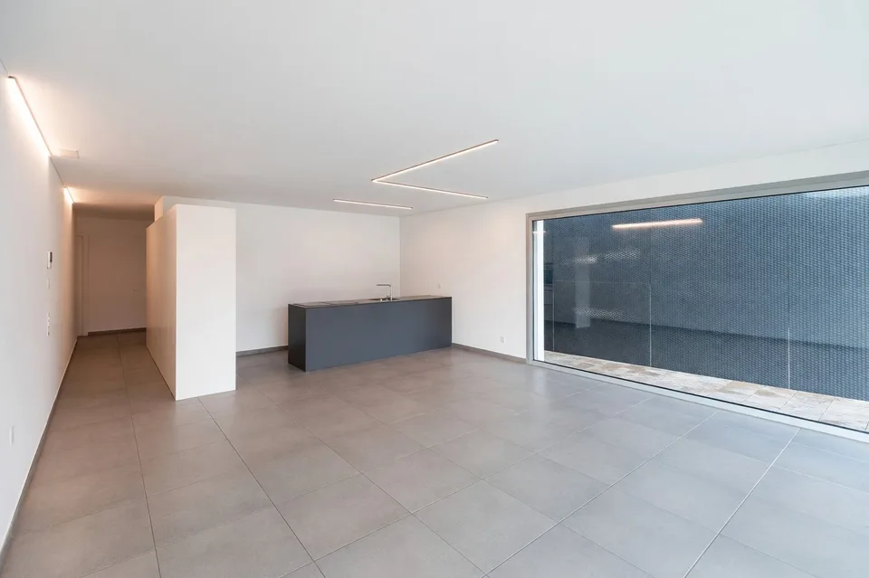 Elegantes Dachgeschoss 3,5 mit 70 m² Terrasse im Herzen von Bellinzona