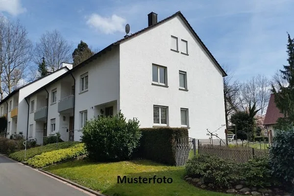 *Haus mit Einliegerwohnung*