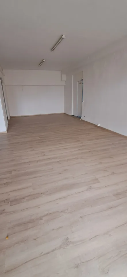 Verkaufsfläche zur Miete in Yens
