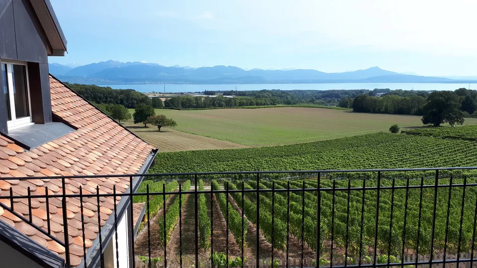 Appartamento luminoso di 4.5 locali con vista panoramica a Lavigny