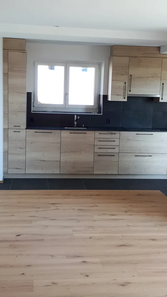 Appartamento luminoso di 4.5 locali con vista panoramica a Lavigny