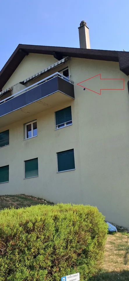 Affascinante appartamento mansardato di 2.5 locali a Tolochenaz