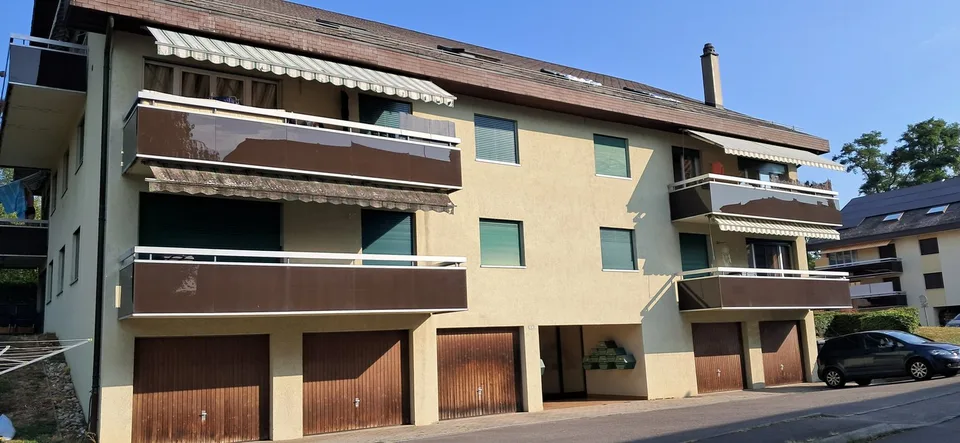 Charmant appartement en attique de 2.5 pièces à Tolochenaz
