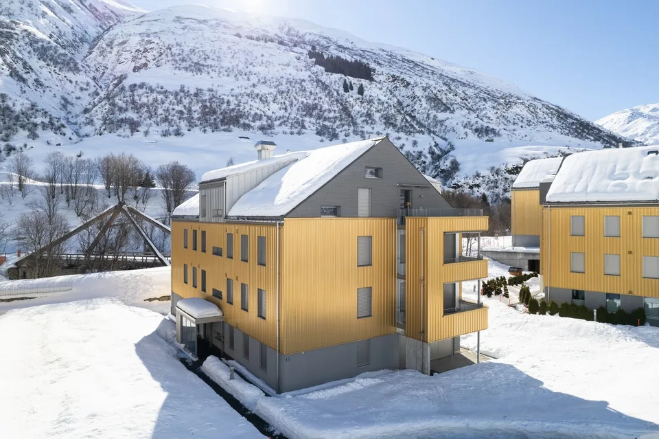 Abitare moderno con vista sul mondo montano