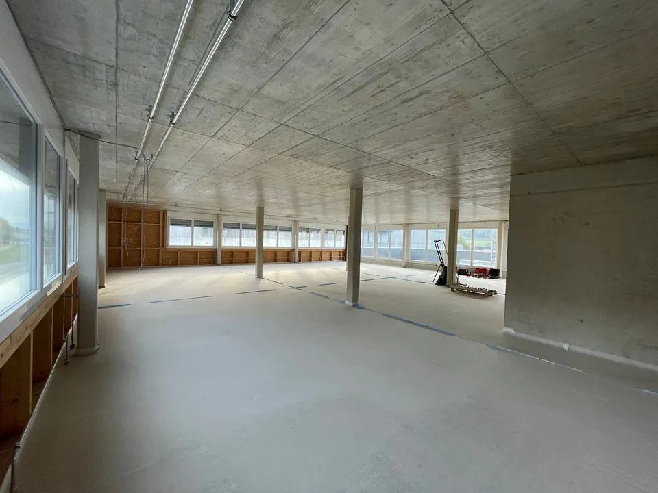 Flexible Gewerbeäumlichkeiten / Locaux commerciaux modulables