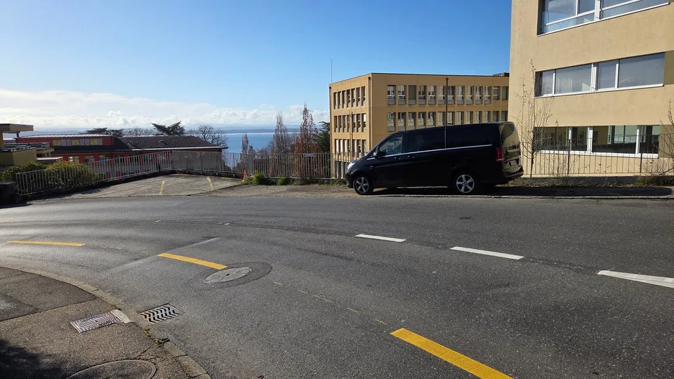 Parcheggi in affitto vicino alla stazione di Neuchâtel-Serrières