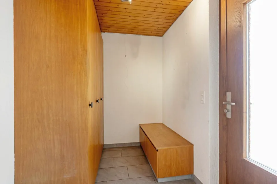 Casa unifamiliare di 5 locali indipendente con involucro di edificio rinnovato e impianto fotovoltaico