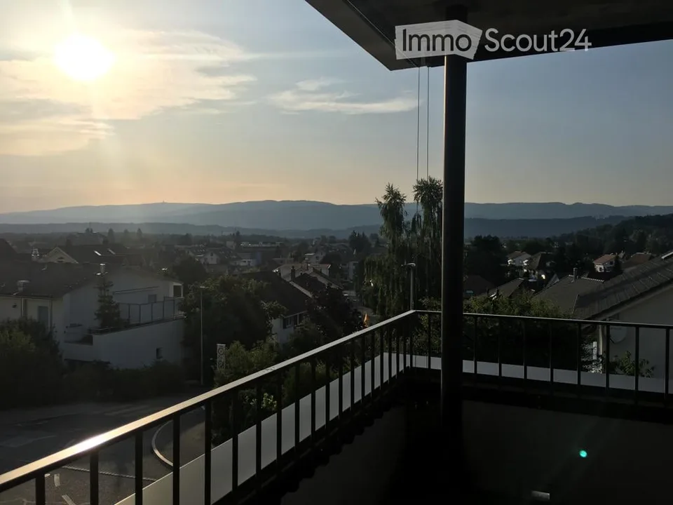 Appartement moderne 5.5 pièces avec vue sur le Jura à Lyss