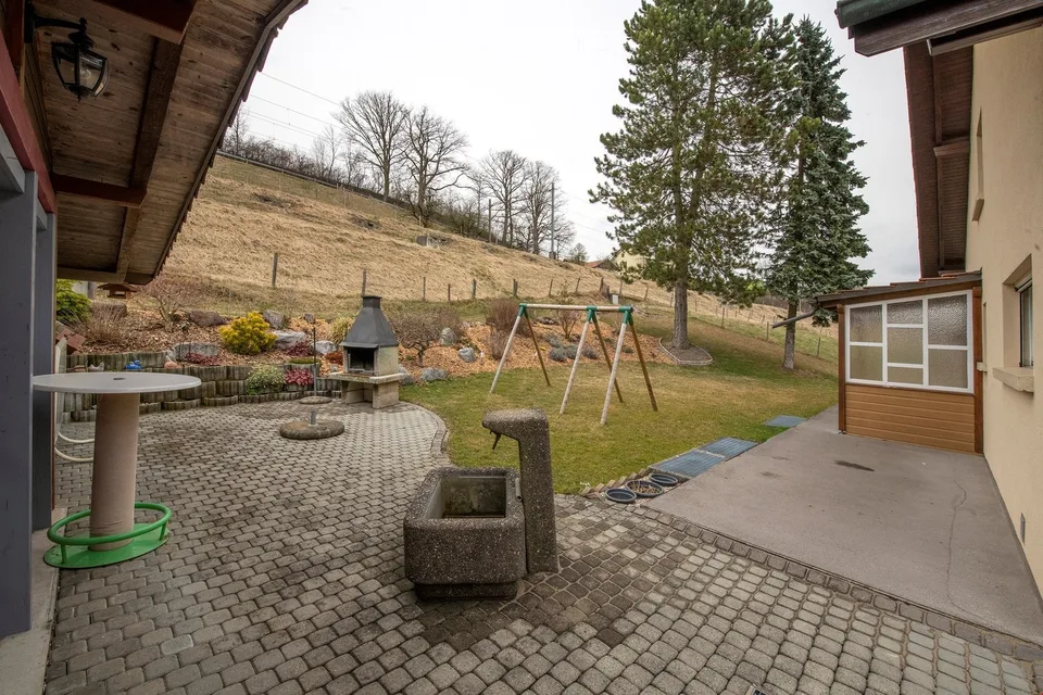 4.5 Zimmer Wohnung mit Garten & Wintergarten 150m2