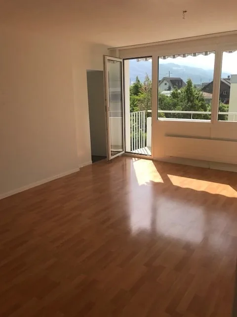 Bright 4-room apartment on the 1st floor