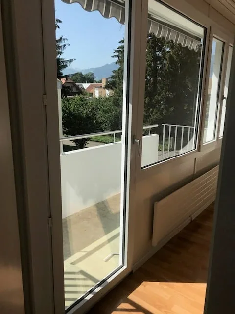Bright 4-room apartment on the 1st floor