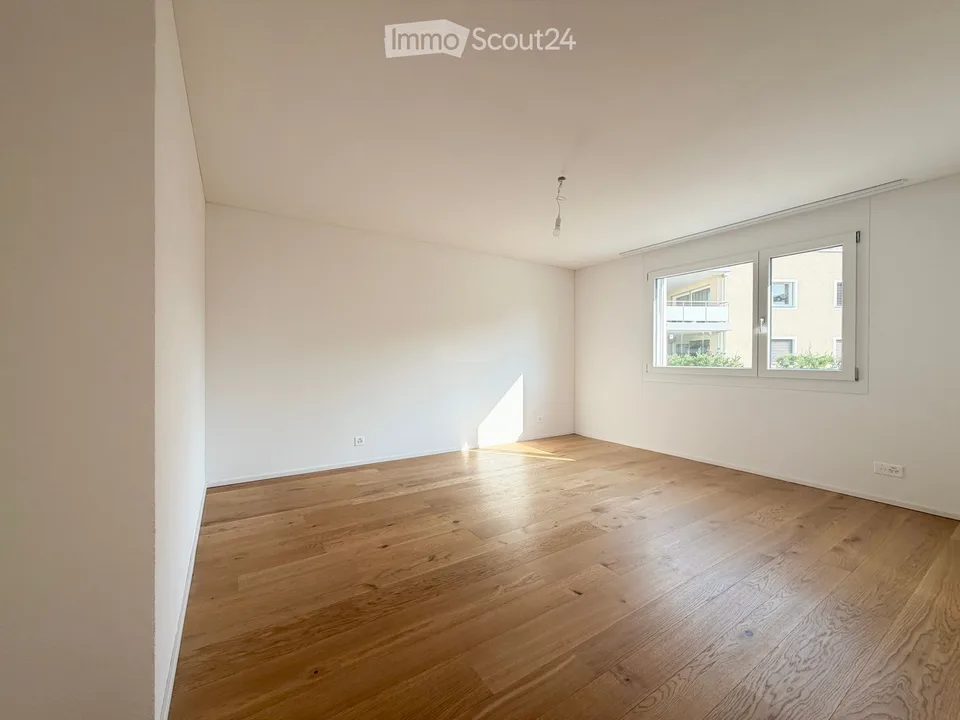 Appartement moderne 4.5 pièces au rez-de-chaussée avec 2 places de parking à Roggwil BE – disponible immédiatement