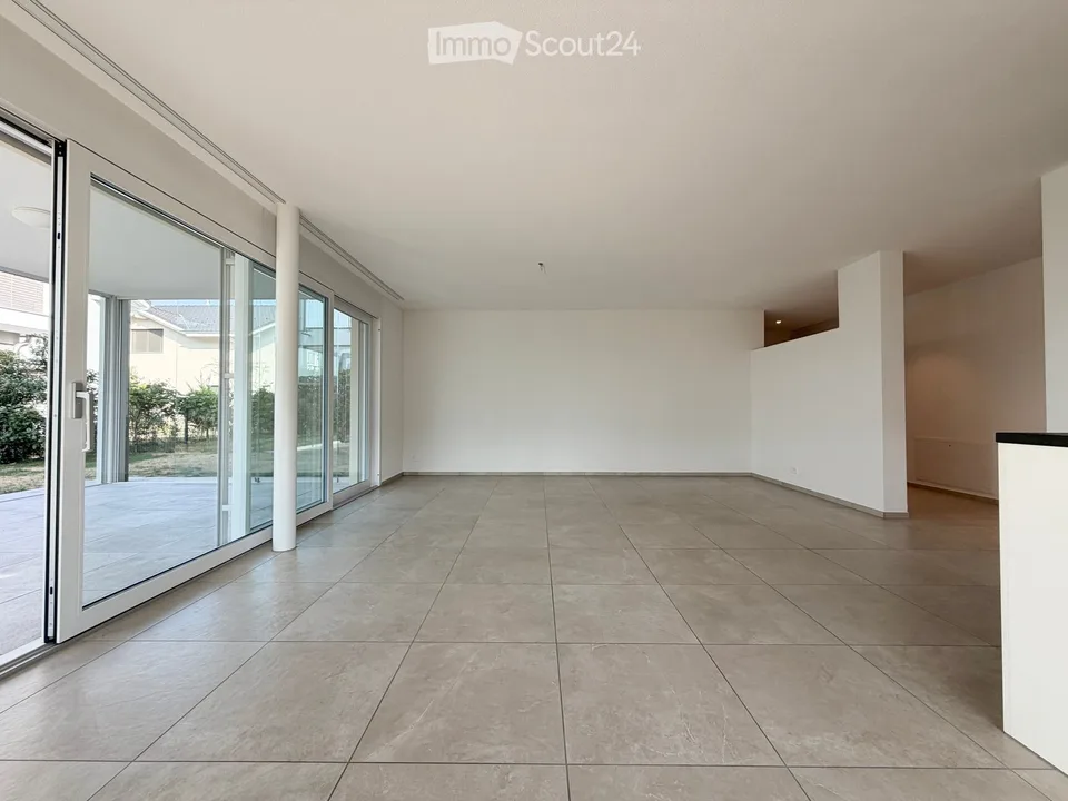 Appartement moderne 4.5 pièces au rez-de-chaussée avec 2 places de parking à Roggwil BE – disponible immédiatement