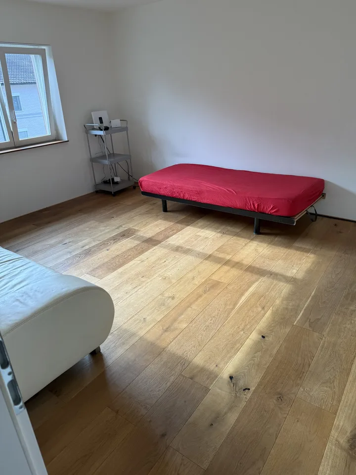 Helles modernes WG-Zimmer zu vermieten
