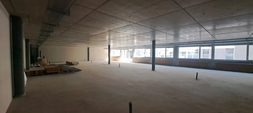 Local commercial, bureau et entrepôt / Gewerberaum, Büro und Lager