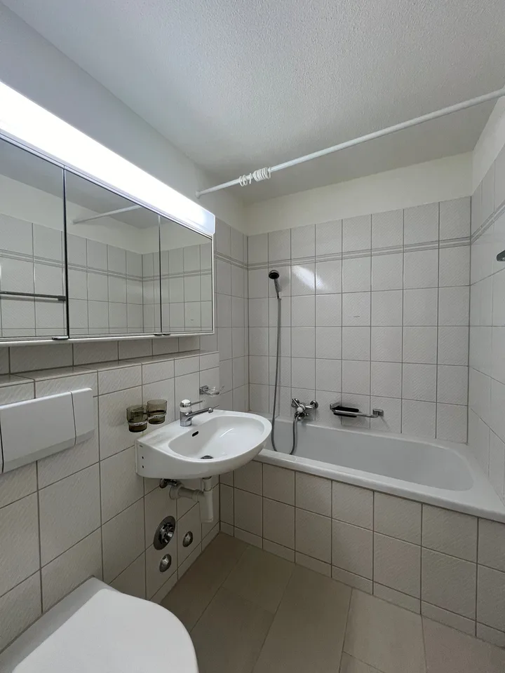 3.5-Zimmerwohnung mit neuer Küche und Seesicht