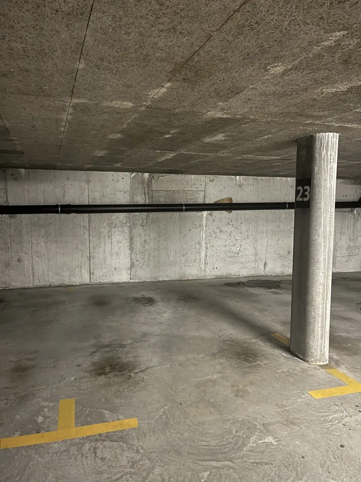 Einstellhallenplatz im Stadtzentrum von Biel zum Mieten