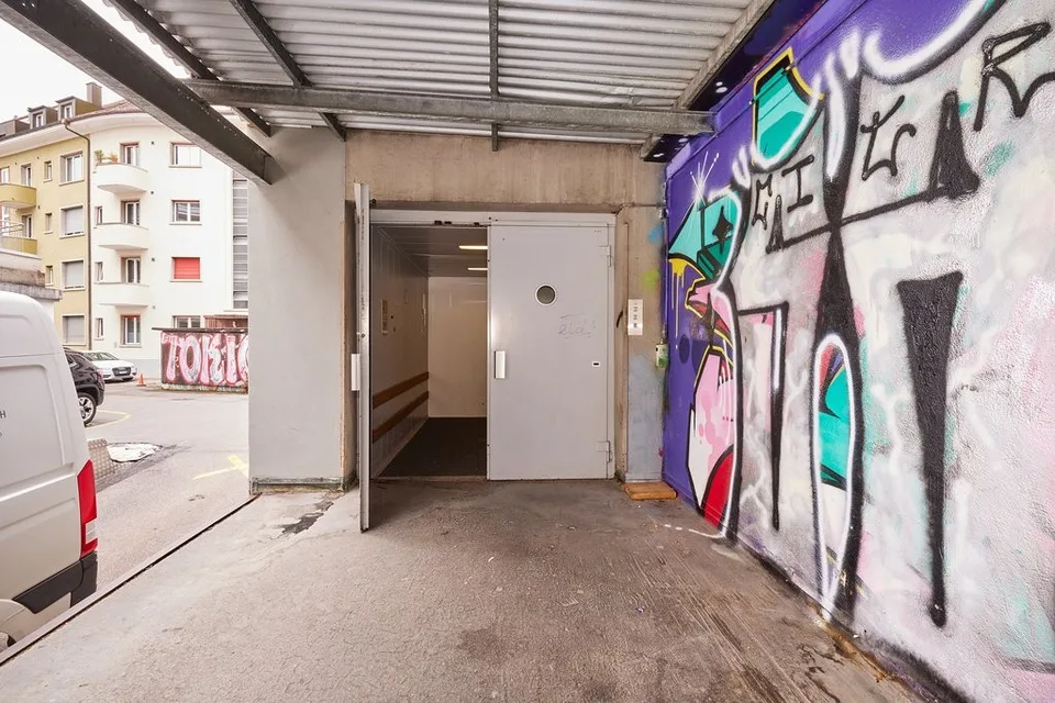 Locale di deposito pratico 26m2 in affitto a Berna