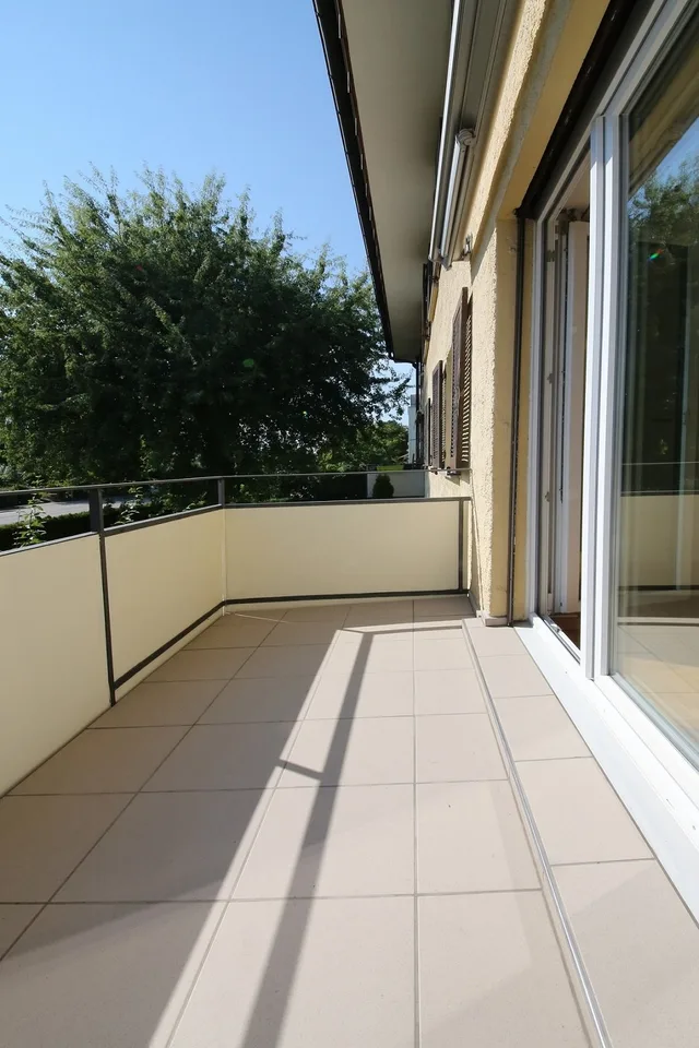 Gepflegte  und helle 2-Zimmer-Wohnung (52 m2) mit Balkon