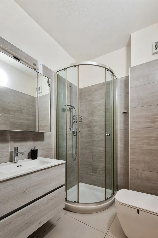 Appartamento 4,5 ristrutturato con terrazzo e caminetto – foto 20 di 25