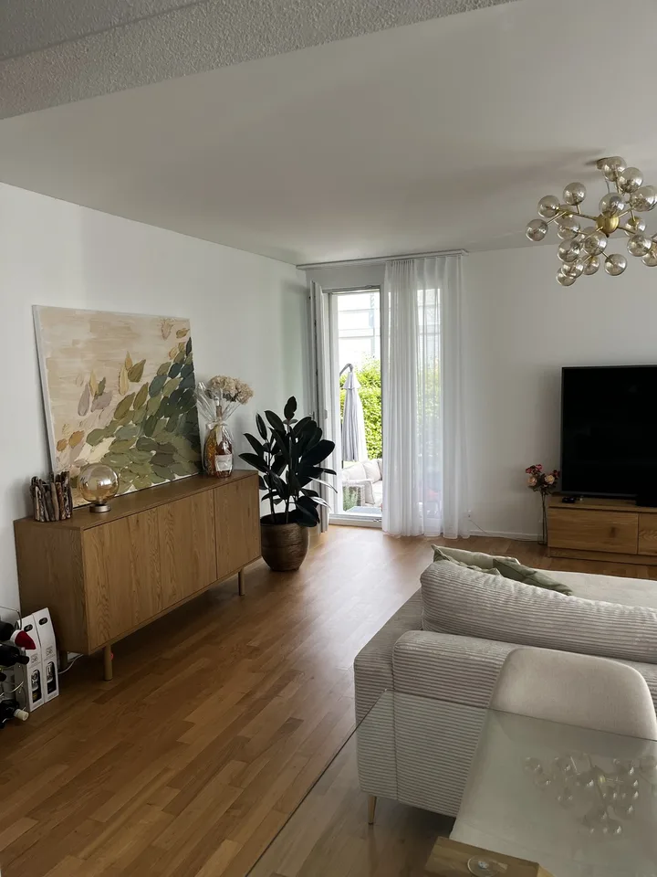Grosses Zimmer in moderner Wohnung mit Garten  befristet (FebruarJuni, flexibel)