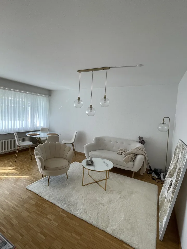 2,5-Zimmer-Wohnung für CHF 1416 pro Monat zu vermieten/ 2.5-room apartment available for rent at CHF 1416 per month