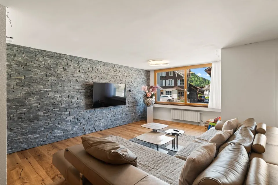 Modern umgebaute 4.5-Zimmer-Wohnung mit 135 m² Wohnfläche
