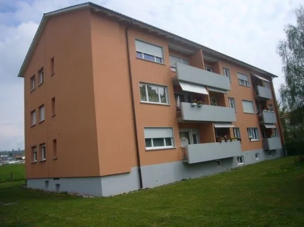 Appartement attrayant et lumineux de 4 1/2 pièces avec vue sur le lac et les montagnes