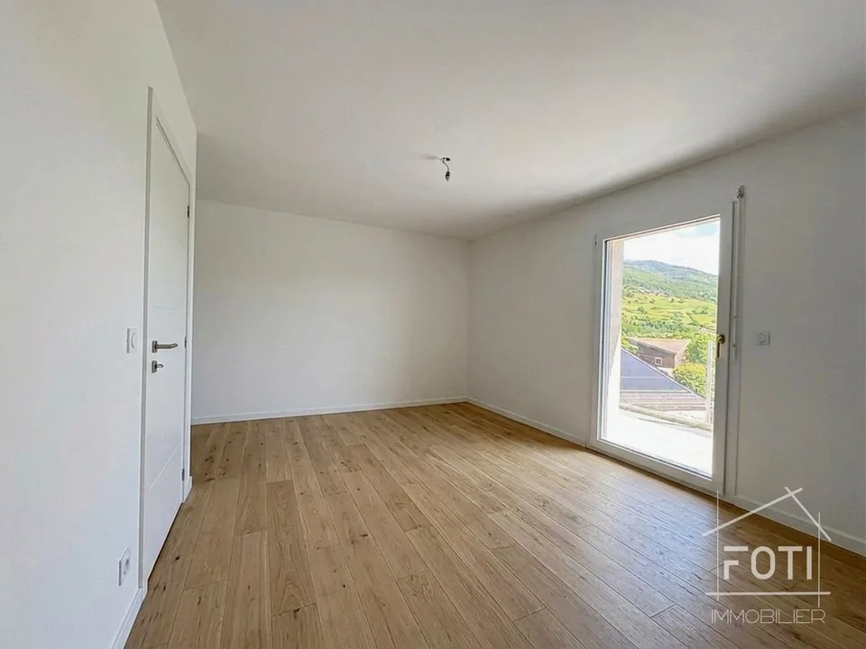Villa individuale nuova di 4,5 locali con bella vista sulla pianura.