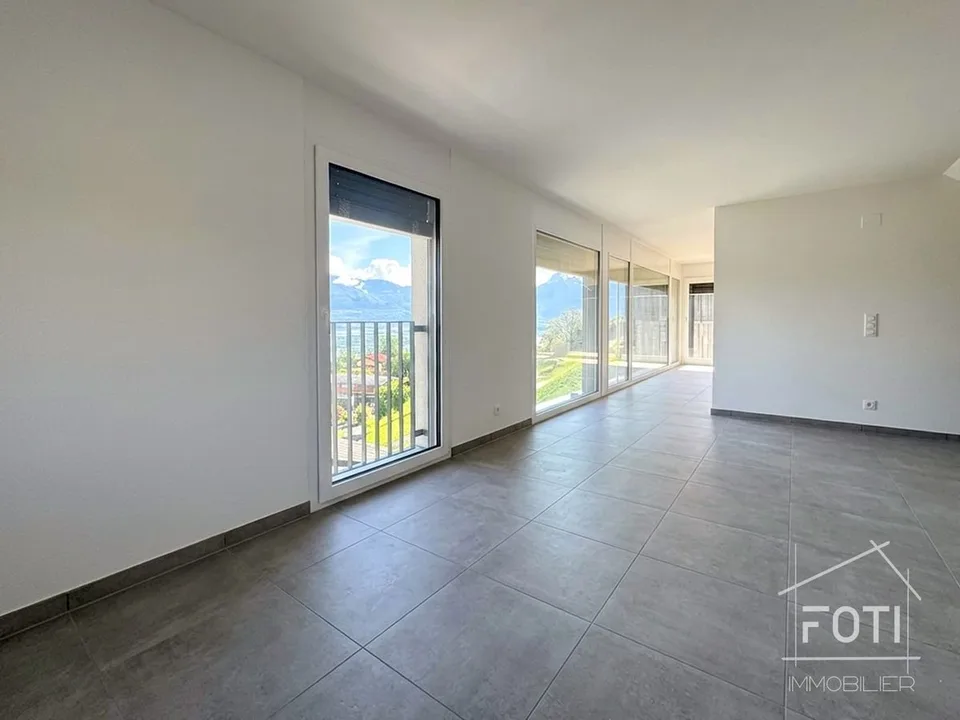Villa individuale nuova di 4,5 locali con bella vista sulla pianura.