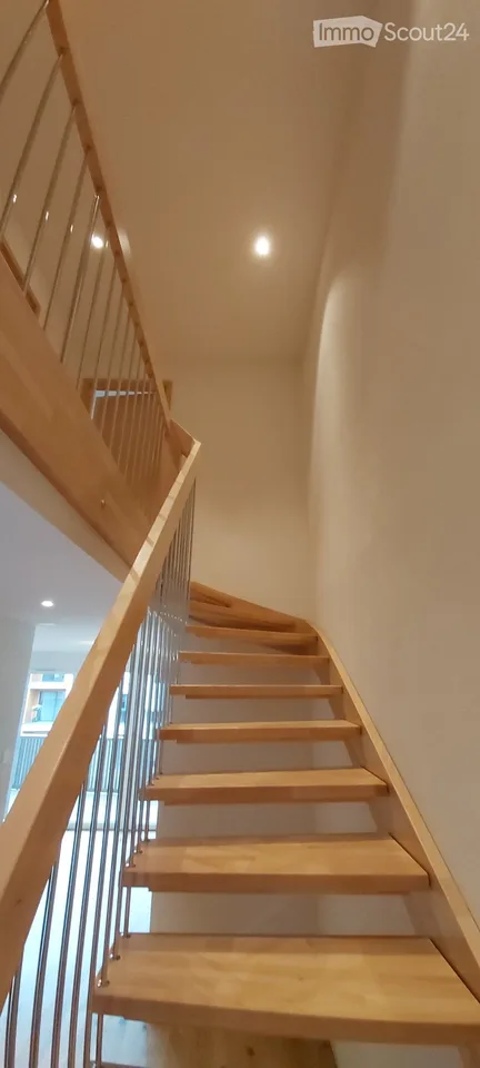 1 stanza arredata, nuovo, moderno, 110m2, 2° piano