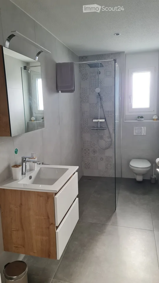 Zweieinhalb-Zimmer-Wohnung, möbliert, alle Nebenkosten inbegriffen